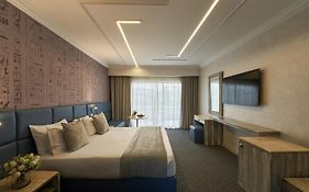 بيراميدز بارك ريزورت القاهرة - سابقا منتجع انتركونتيننتال بيراميدز بارك